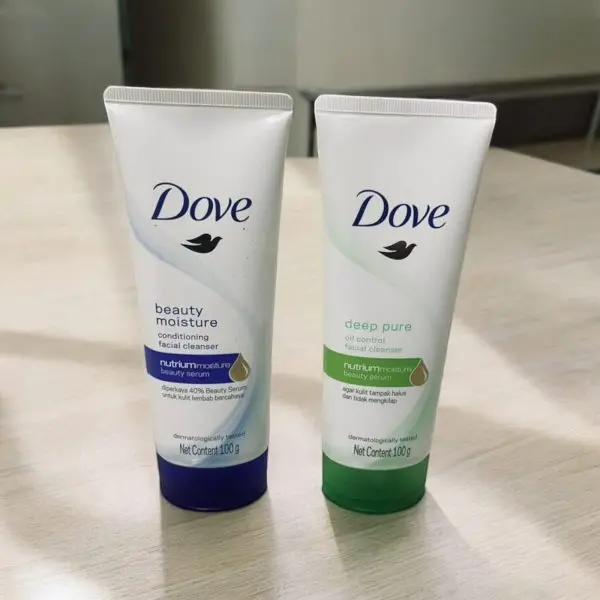 dove-hydrating-facial-cleanser-refresh-and-nourish-your-skin-with-dove-150ml - 2.webp