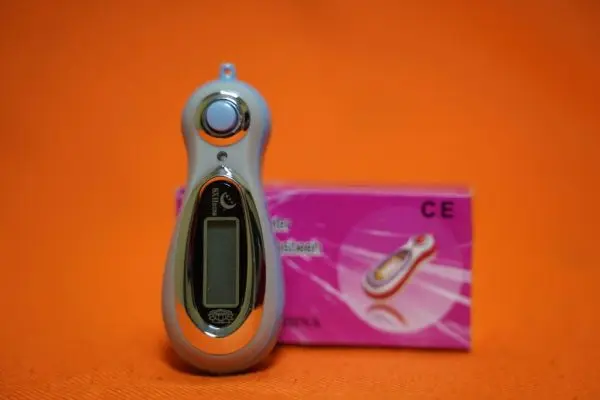 hanging-tasbeeh-hand-digital-chanting-counter-for-mantra-meditation-lcd-display-electronic-digital-tally-counter-random-color - 7.webp