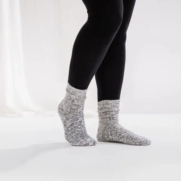 pack-of-2-tights-white-and-black-tights-flexible-and-stretchable-for-women - 3.webp