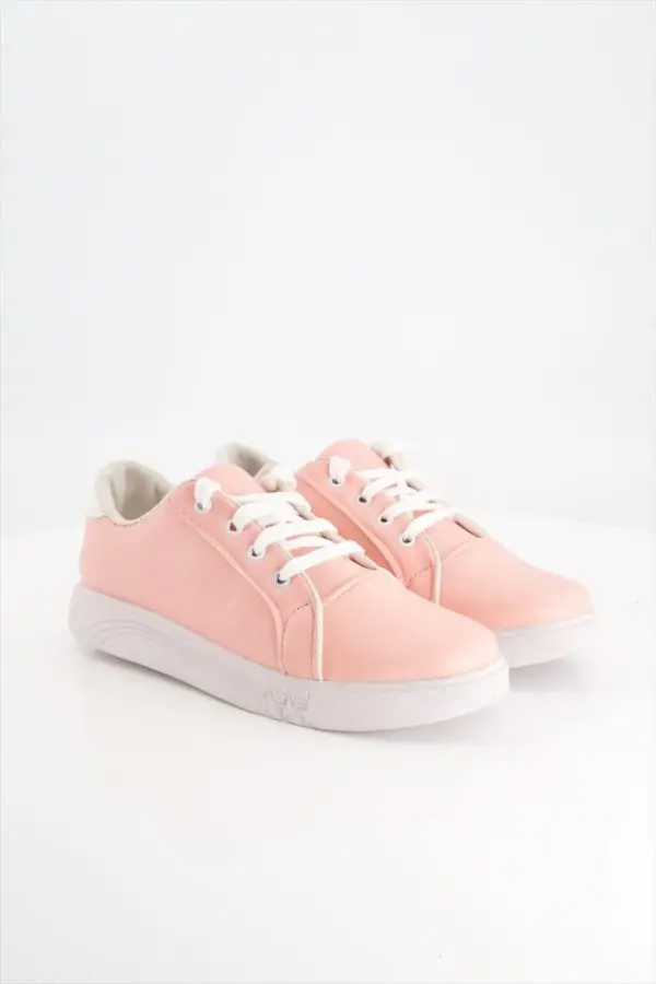 women-trendy-sneakers-shoes - 1.webp