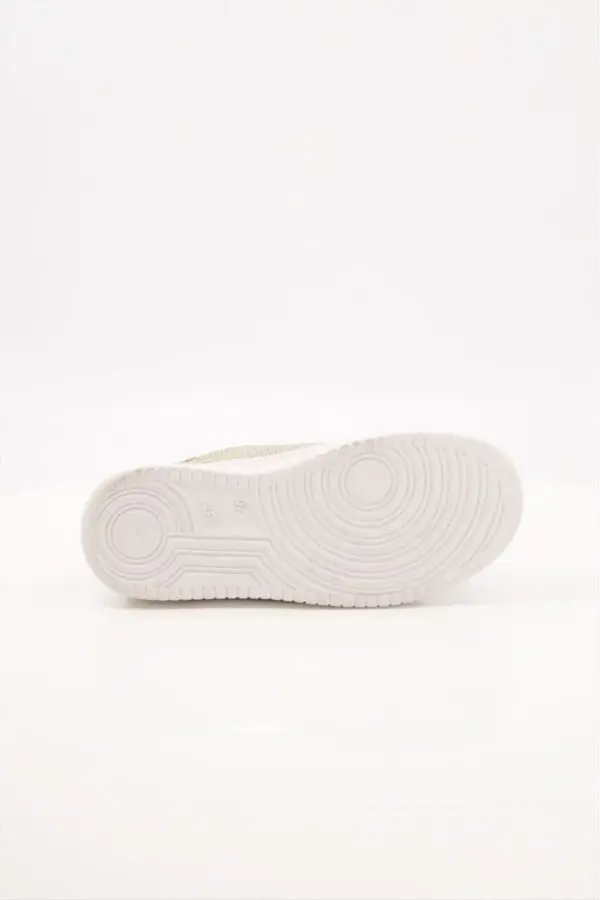 women-premium-sneakers-shoes-6 - 3.webp