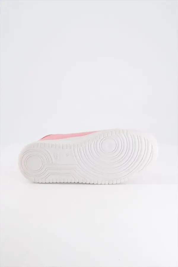 women-premium-sneakers-shoes - 6.webp