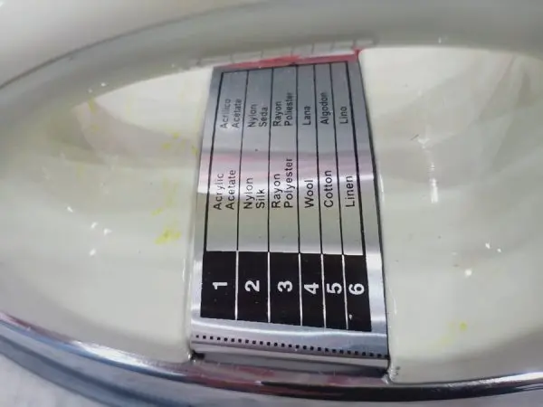 home-star-solar-iron-energy-saving-iron-best-quality-12v-iron-12-volt-dry-iron-for-heavy-duty-metal-iron - 4.webp