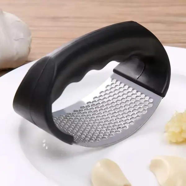 garlic-press-rocker-stainless-steel-garlic-press-versatile-garlic-crusher-easy-to-use-and-store-garlic-mincer-effortless-cleanup-and-dish-safe-garlic-graterrandom-color-2 - 3.webp