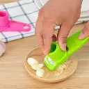 garlic-press-grater-slicer-plastic-grinding-tool-kitchen-accessories-2 - 4.webp