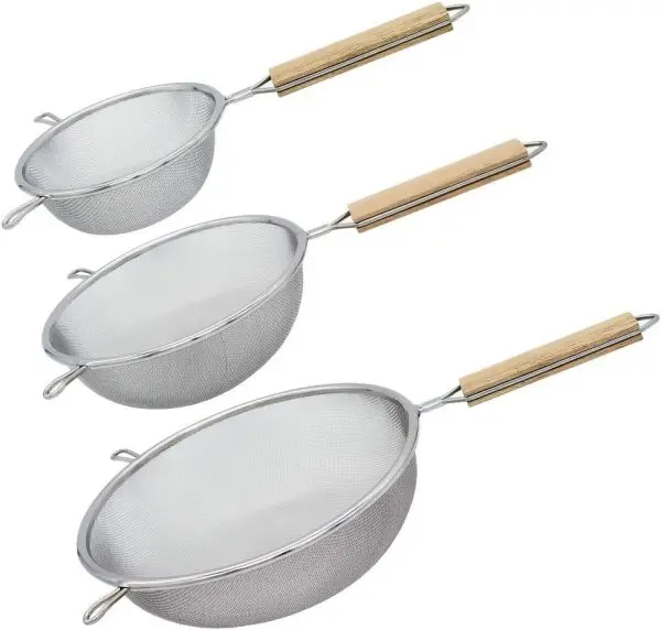 strainer-stainless-steel-colander-sieve-with-wooden-handle - 5.webp