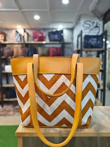ZEBRA TOTE-YELLOW